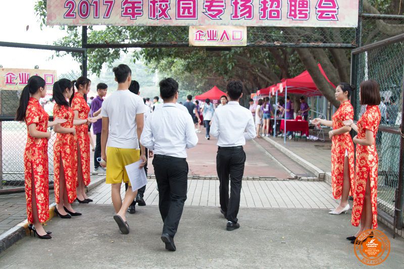2017年校园专场招聘会技工“热销”！