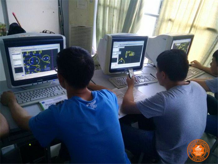 PCB板初步成形