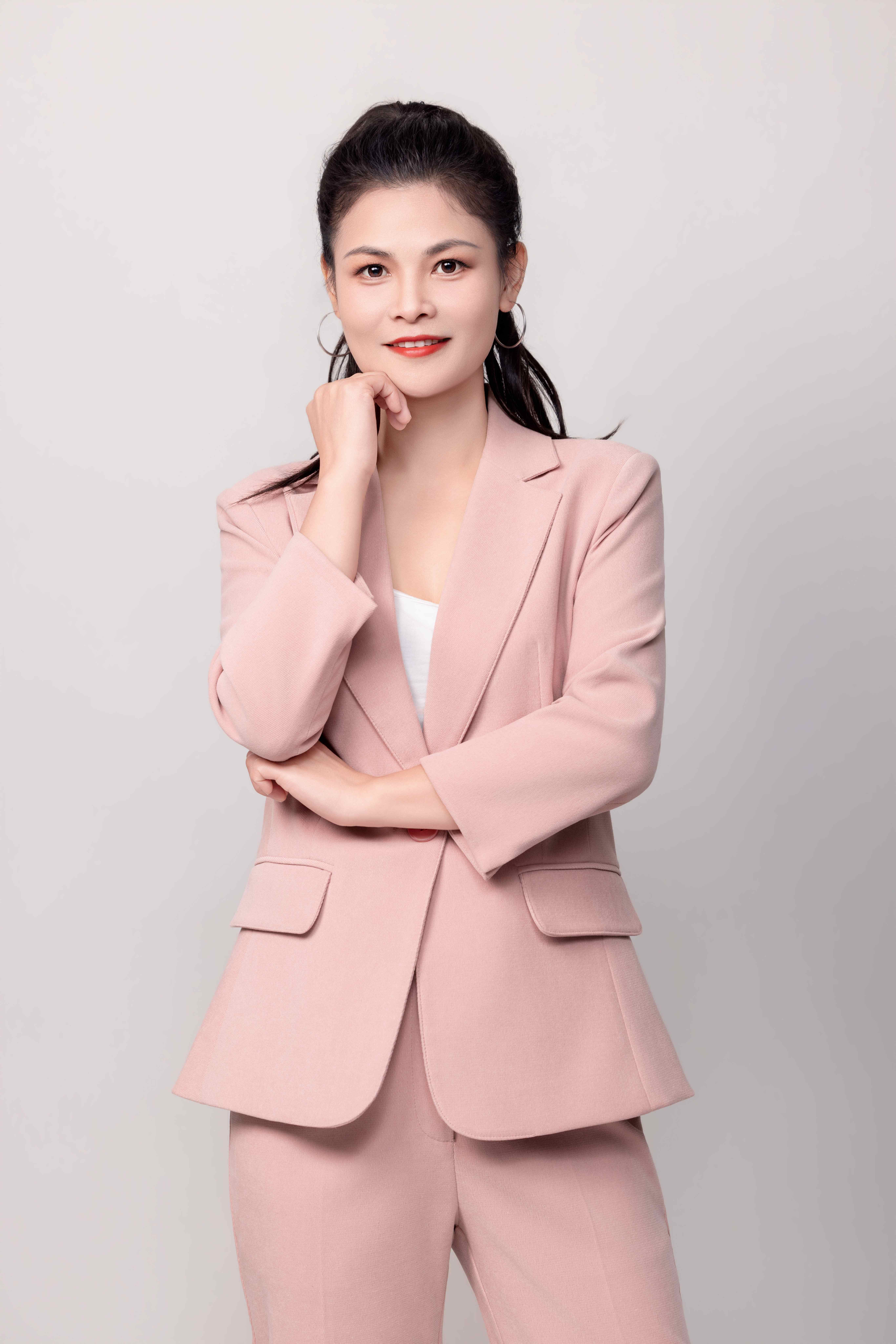 余馨—纹绣教师