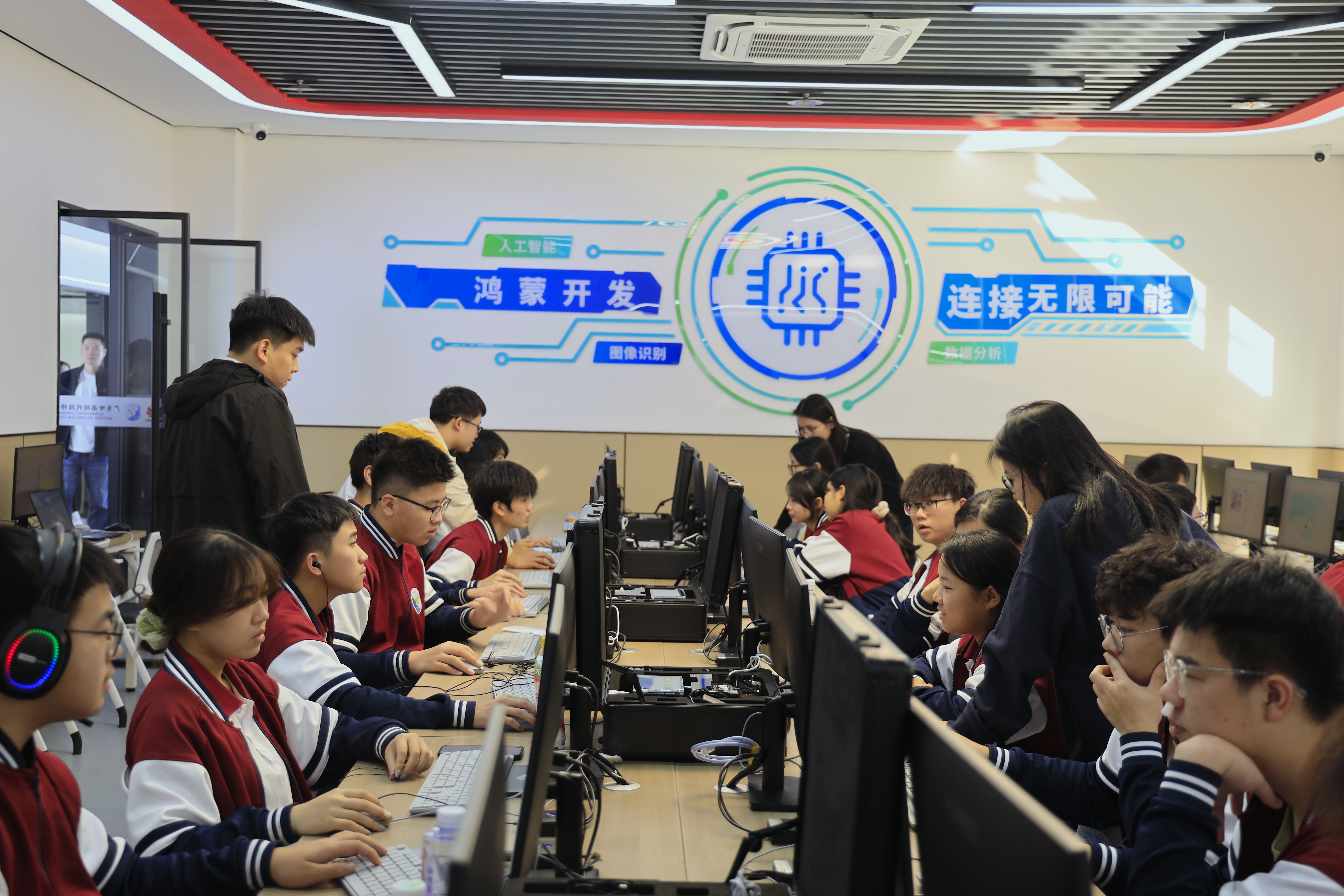 工学交替 | 掌握这套AI数字人制课全流程，告别枯燥学习！