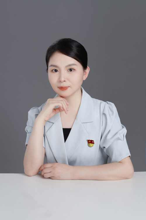 阳丽艳—多媒体教研室主任