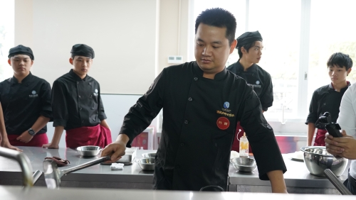 匠心传粤味！2025中式烹饪顶级大师进修班在广东岭南现代技师学院圆满落幕
