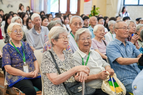 “红心护老，情暖夕阳” 学校健康护理学院与岭南养老院产教融合 “技能&文艺”汇演