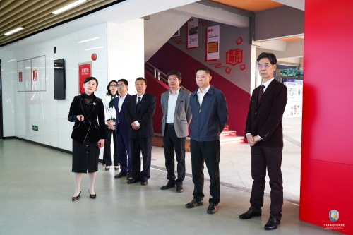 广东省人社厅一级巡视员、副厅长葛国兴莅临我校考察指导