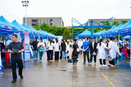 百企千岗 | 广东岭南现代技师学院清远分校举行2024年校园招聘会！