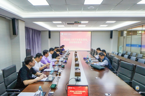 省人社厅技工教育管理处处长刘海山一行莅临我校调研指导