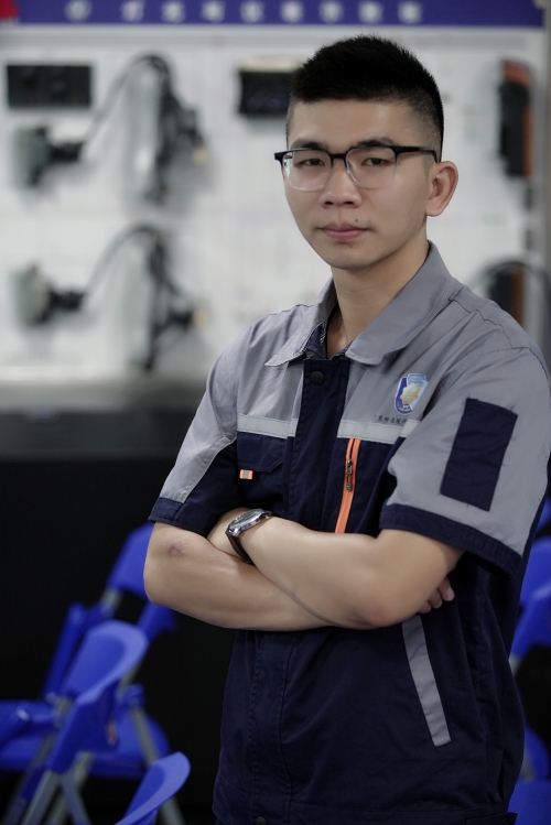 黄文津—汽车工程教研室主任