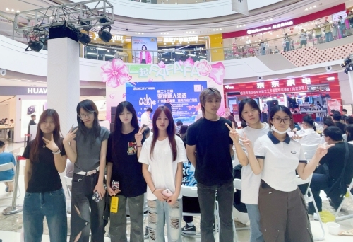 为亚洲音乐新星焕彩赋能，形象设计专业学子妆造舞台高光